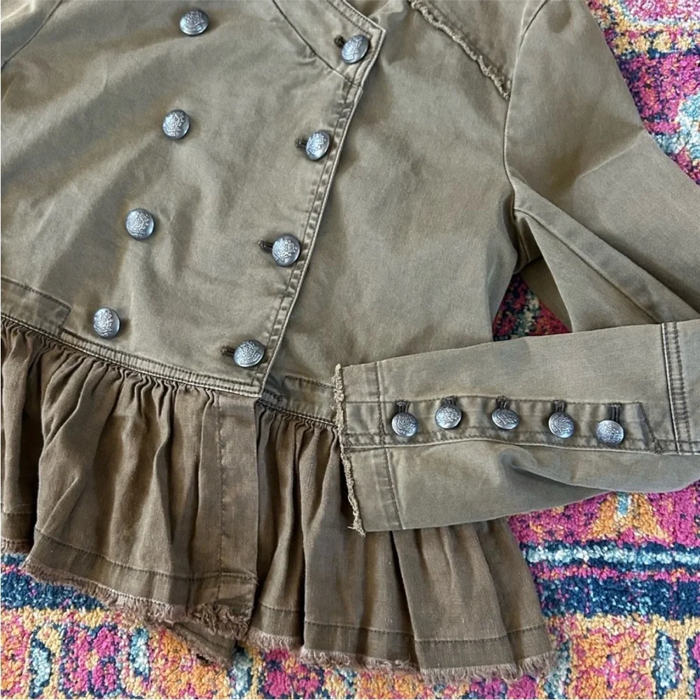 Free People | Women’s Olive Green Ruffle Hem Utility Jacket Button Accents Sz XS